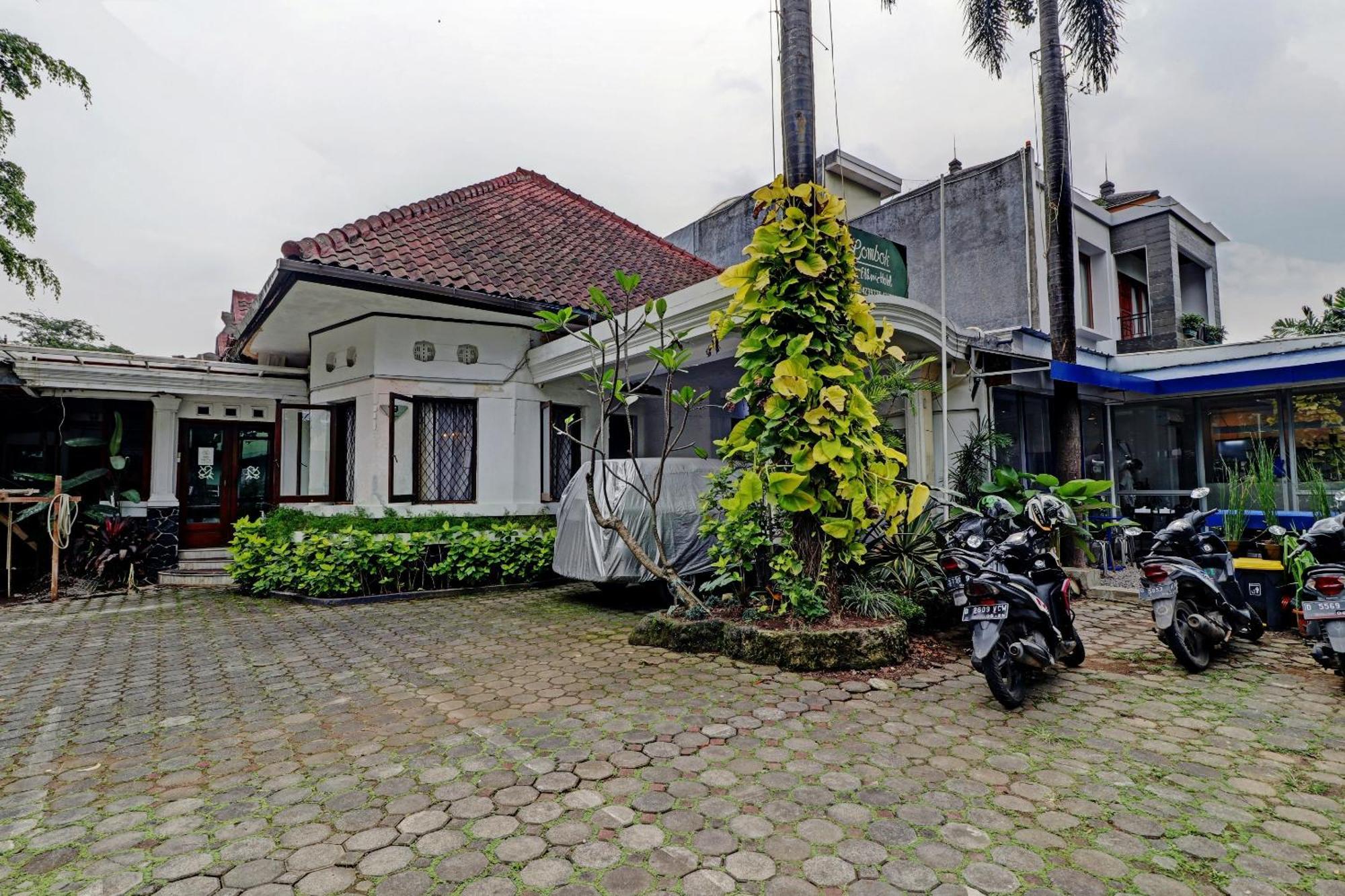Hotel O Bandung Near Stadion Siliwangi Formerly The Ethnic Hotel Bandung Exterior photo