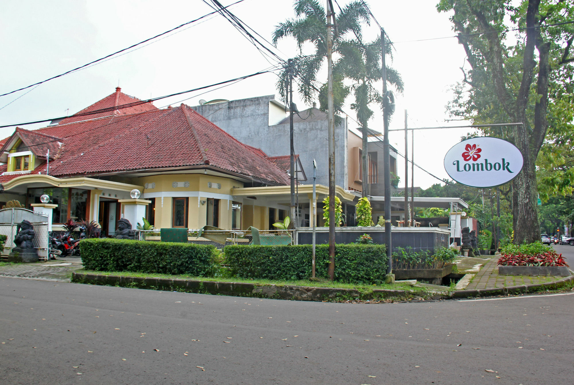 Hotel O Bandung Near Stadion Siliwangi Formerly The Ethnic Hotel Bandung Exterior photo